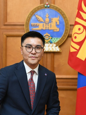 Ч.Лодойсамбуу:  Бизнес эрхлэгчид ил гарч зовлонгоо ярьж чадахгүй айж байна Тэдэнд сэхэл авах зай өгөлгүй ЗОДОЖ, ДЭЭРЭМДЭЖ байна